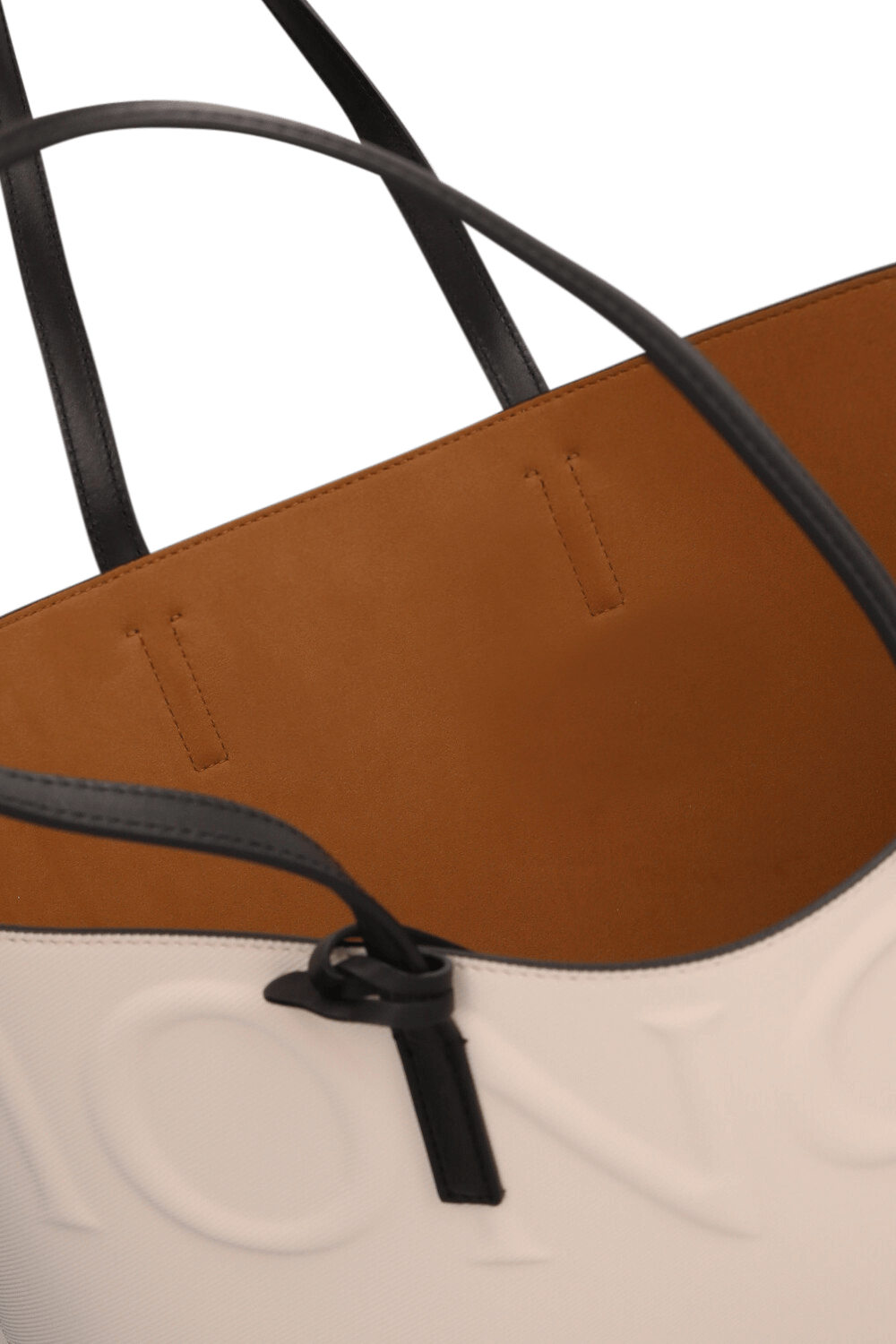 תמונת פנים של תיק נשיאה