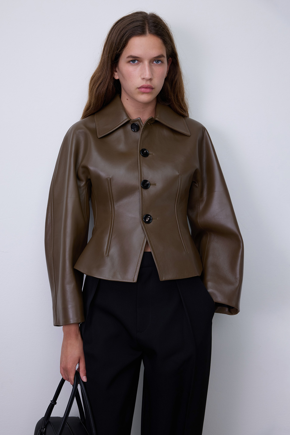 תמונת דוגמן קידמית של ז'קט מחויט