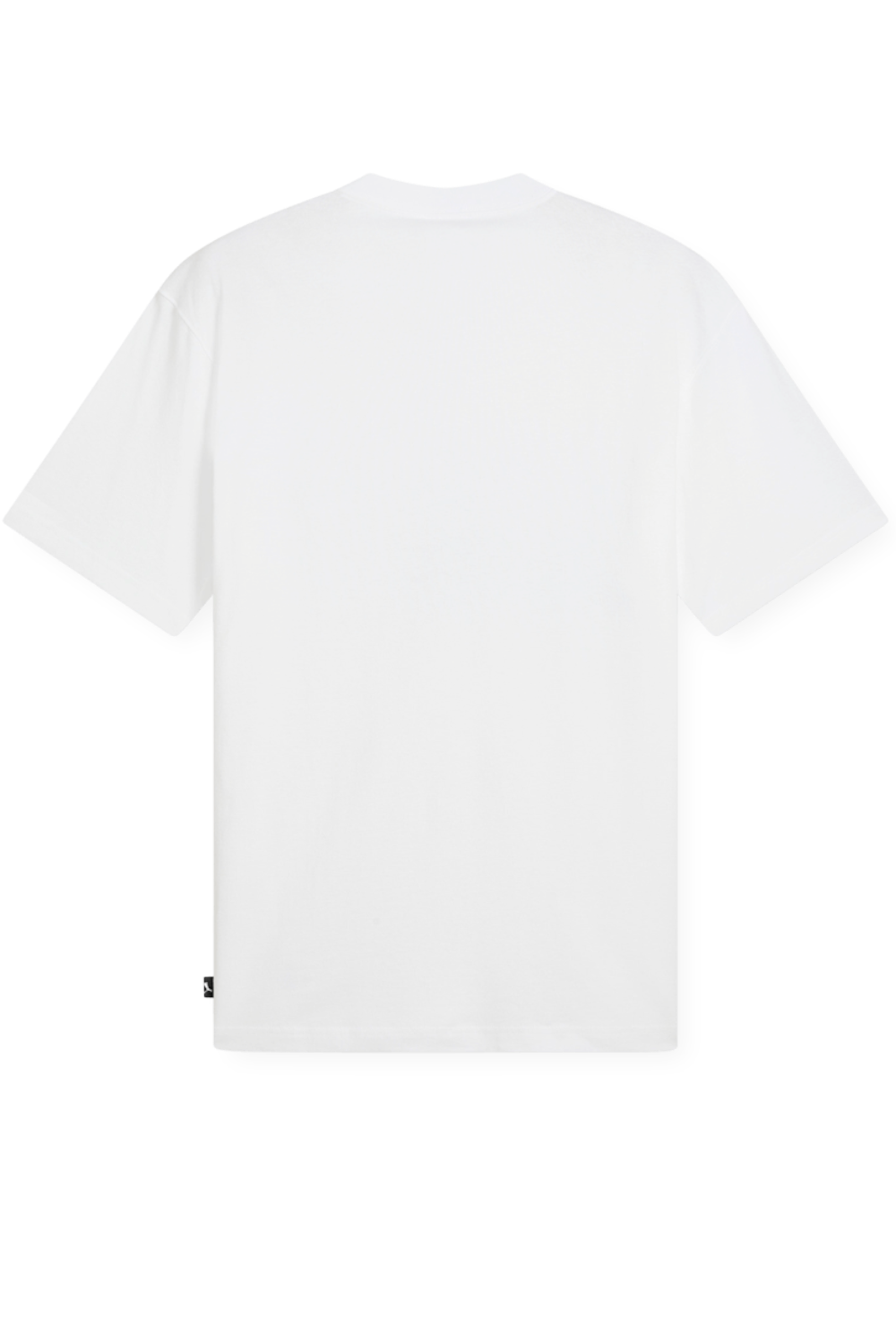 תמונה אחורית של חולצת טי