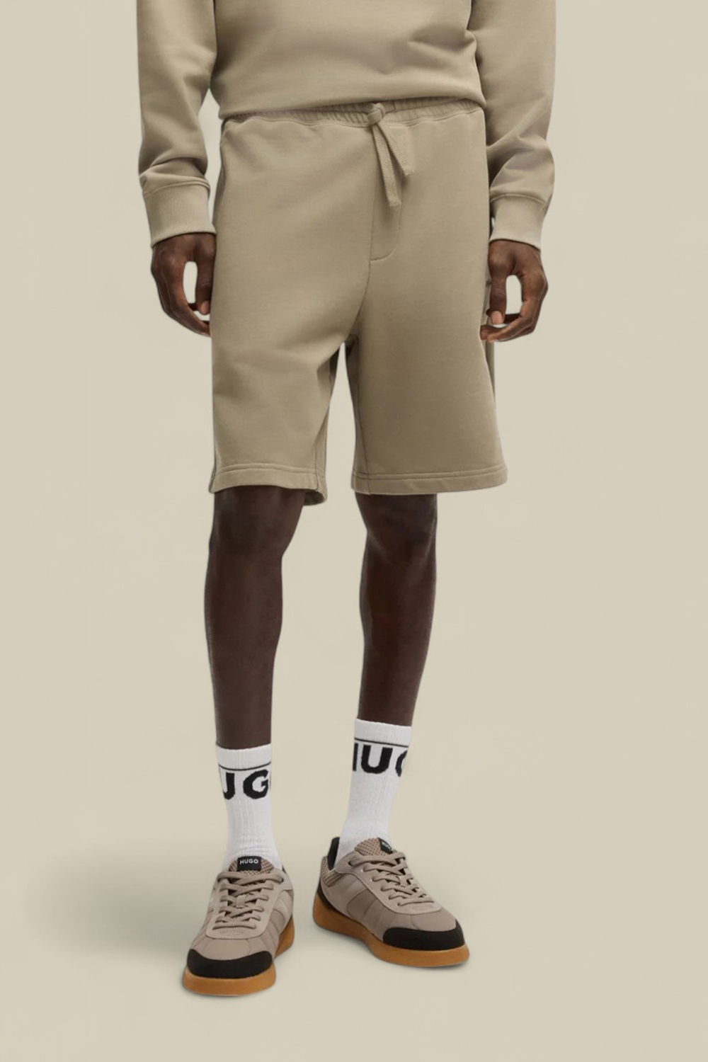 תמונת דוגמן קידמית של מכנסיים קצרים