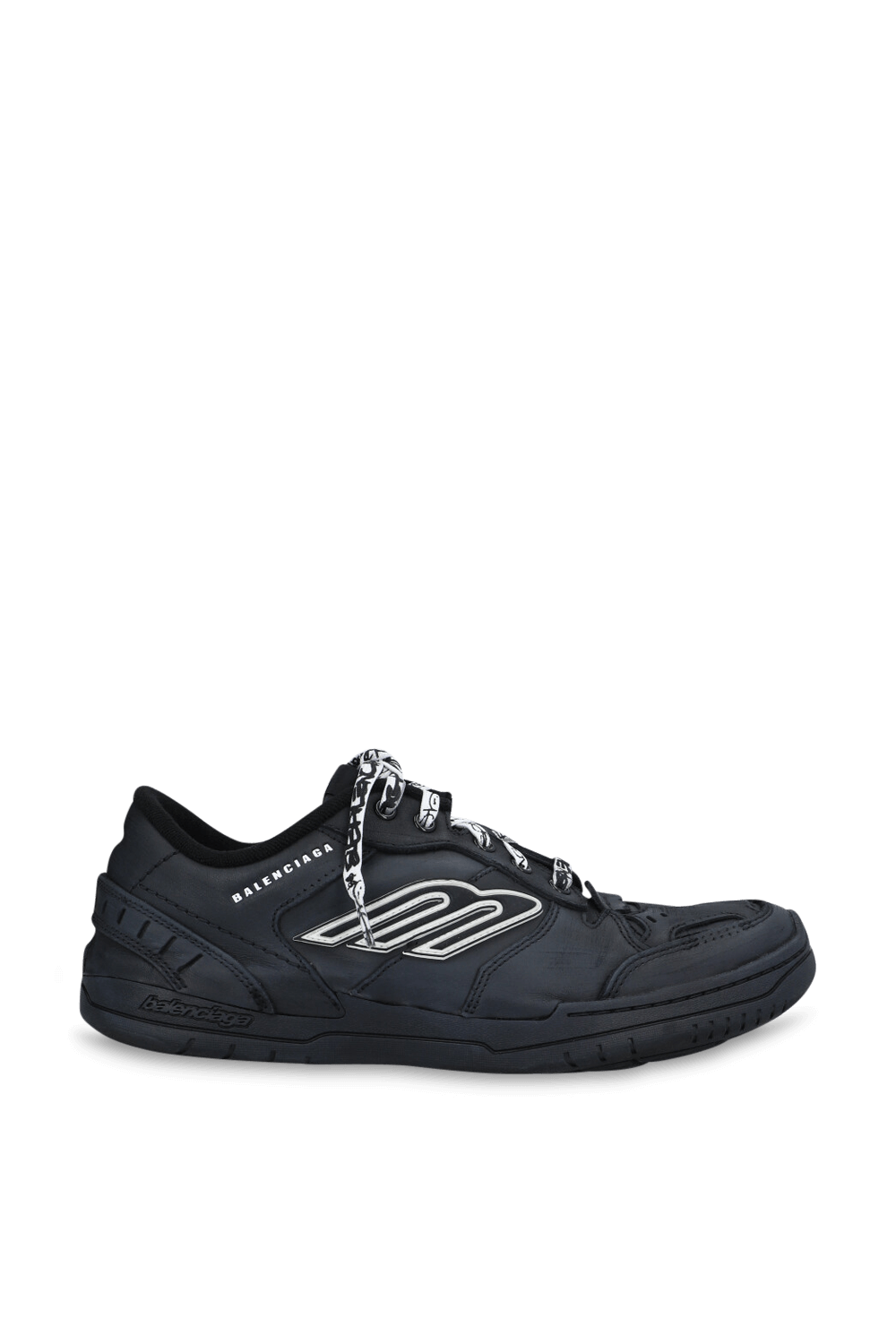 תמונה קידמית של נעלי סניקרס המפטונס