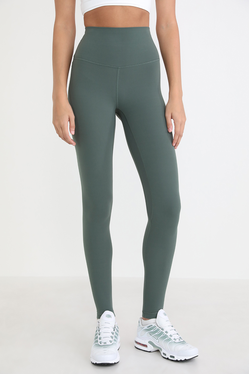 תמונת דוגמן קידמית של Align HR Pant 28