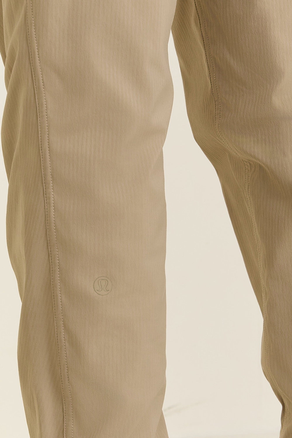 תמונת תקריב דוגמן של Dance Studio Mid-Rise Jogger Lined