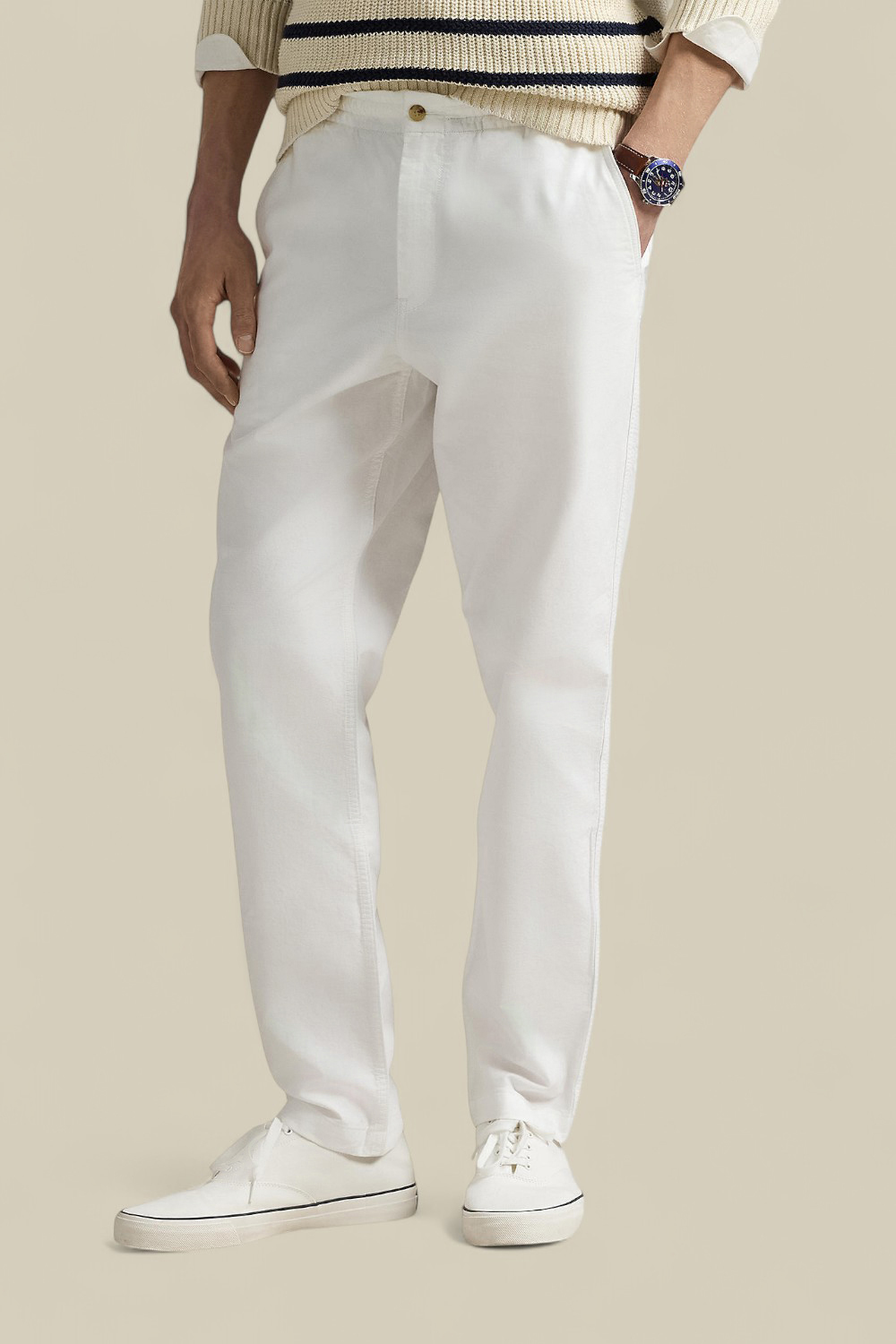 תמונת דוגמן קידמית של מכנסיים צ'ינו