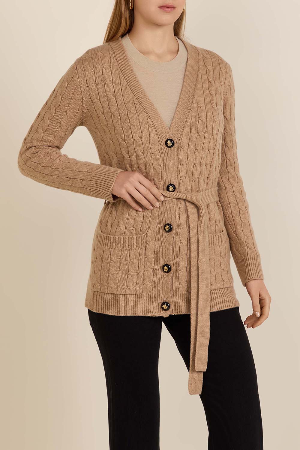 תמונת דוגמן קידמית של קרדיגן קשמיר