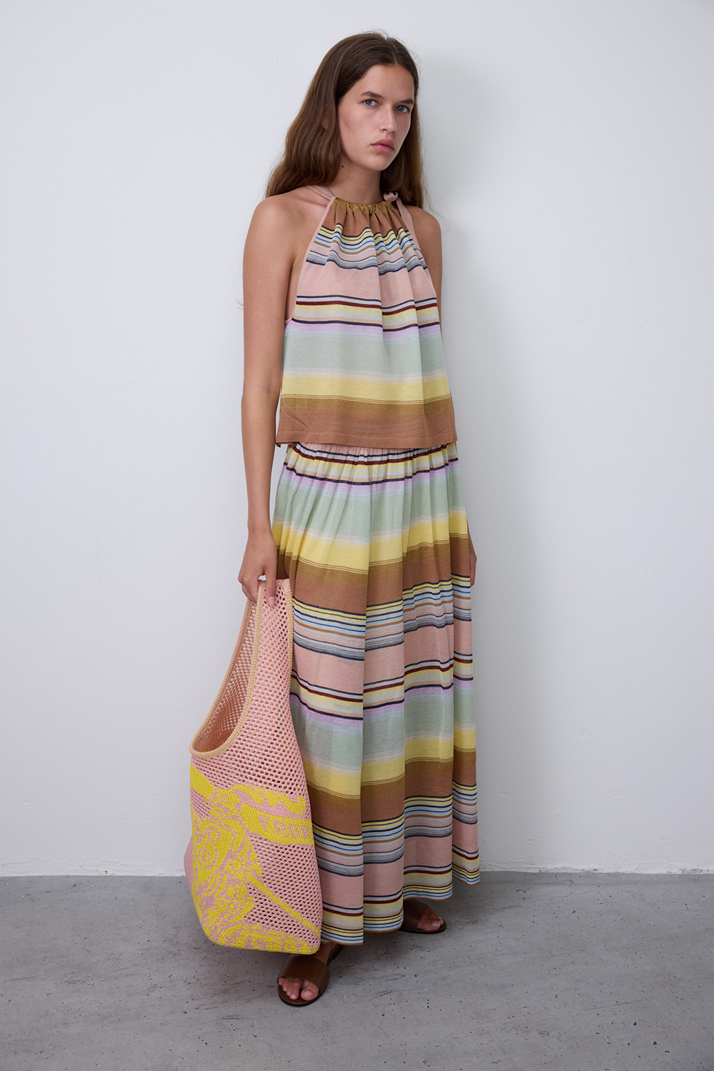 תמונת דוגמן קידמית של כפכפי סליידס