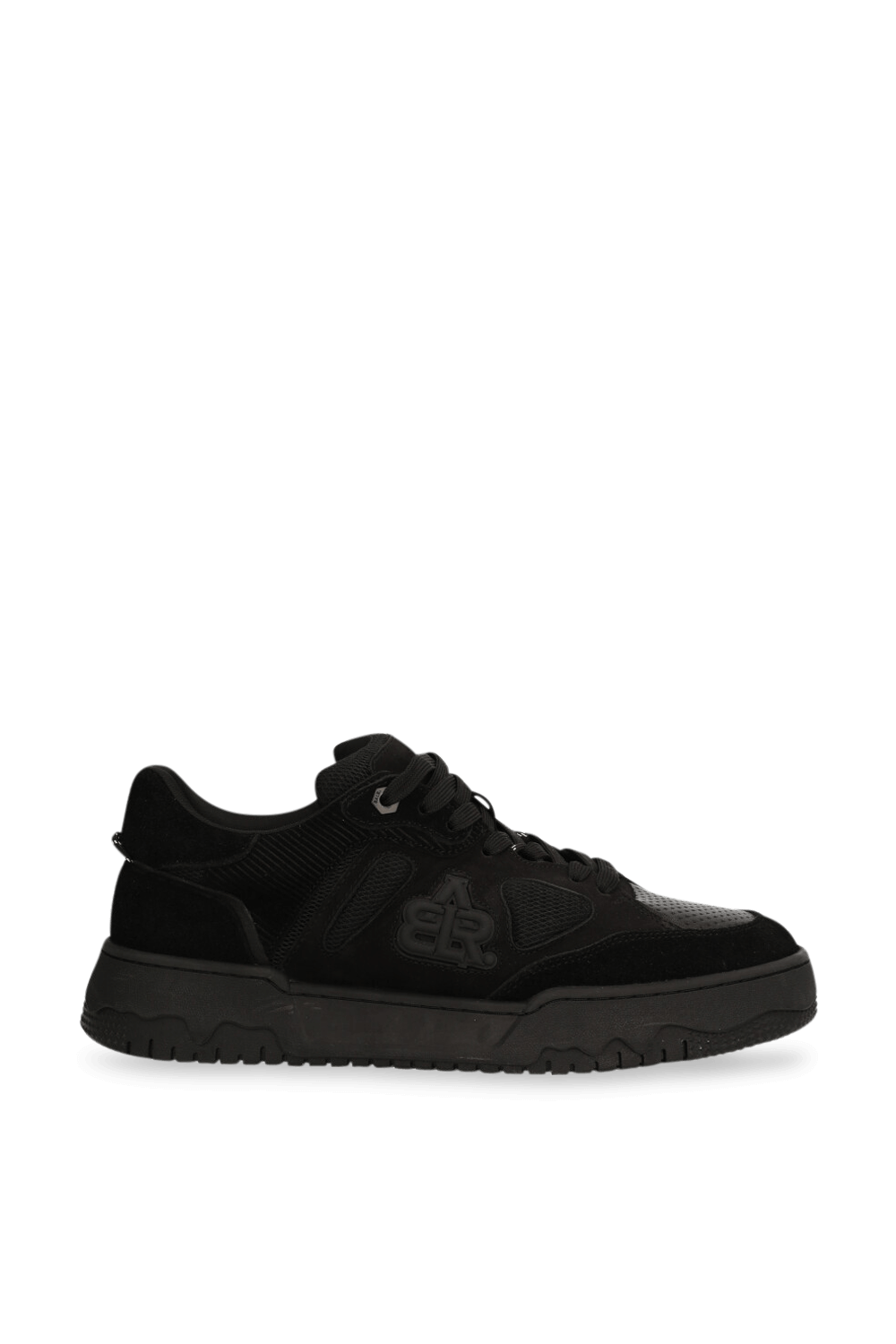 תמונה קידמית של נעלי סניקרס