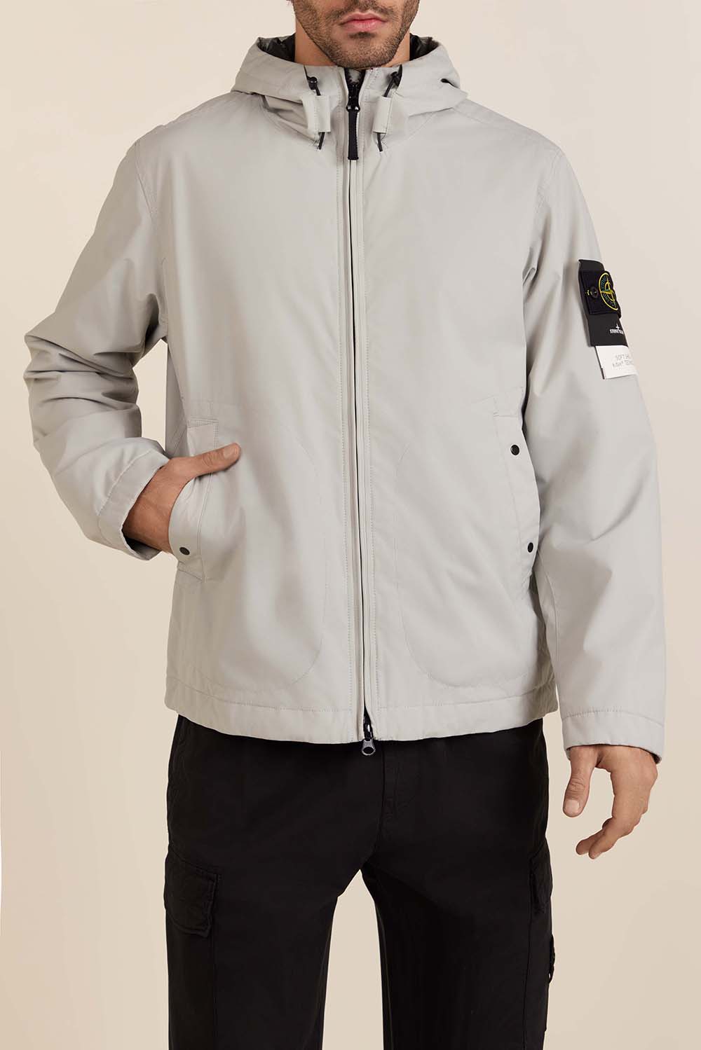 תמונת דוגמן קידמית של מעיל בריפוד קל