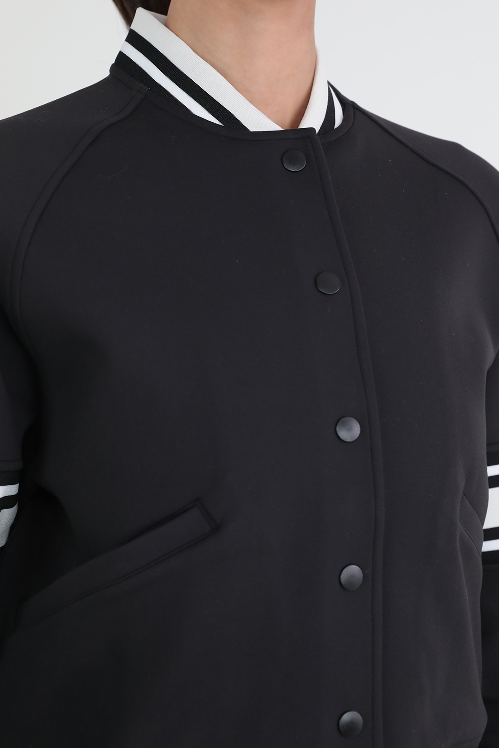 תמונת תקריב דוגמן של Snap-Front Varsity Jacket