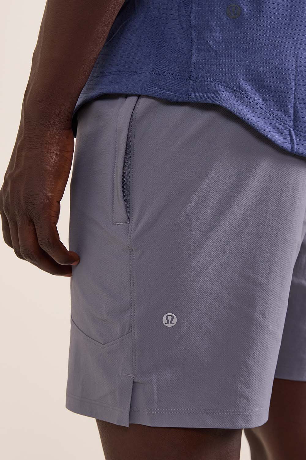 תמונת תקריב דוגמן של License To Train Short 7'' LL