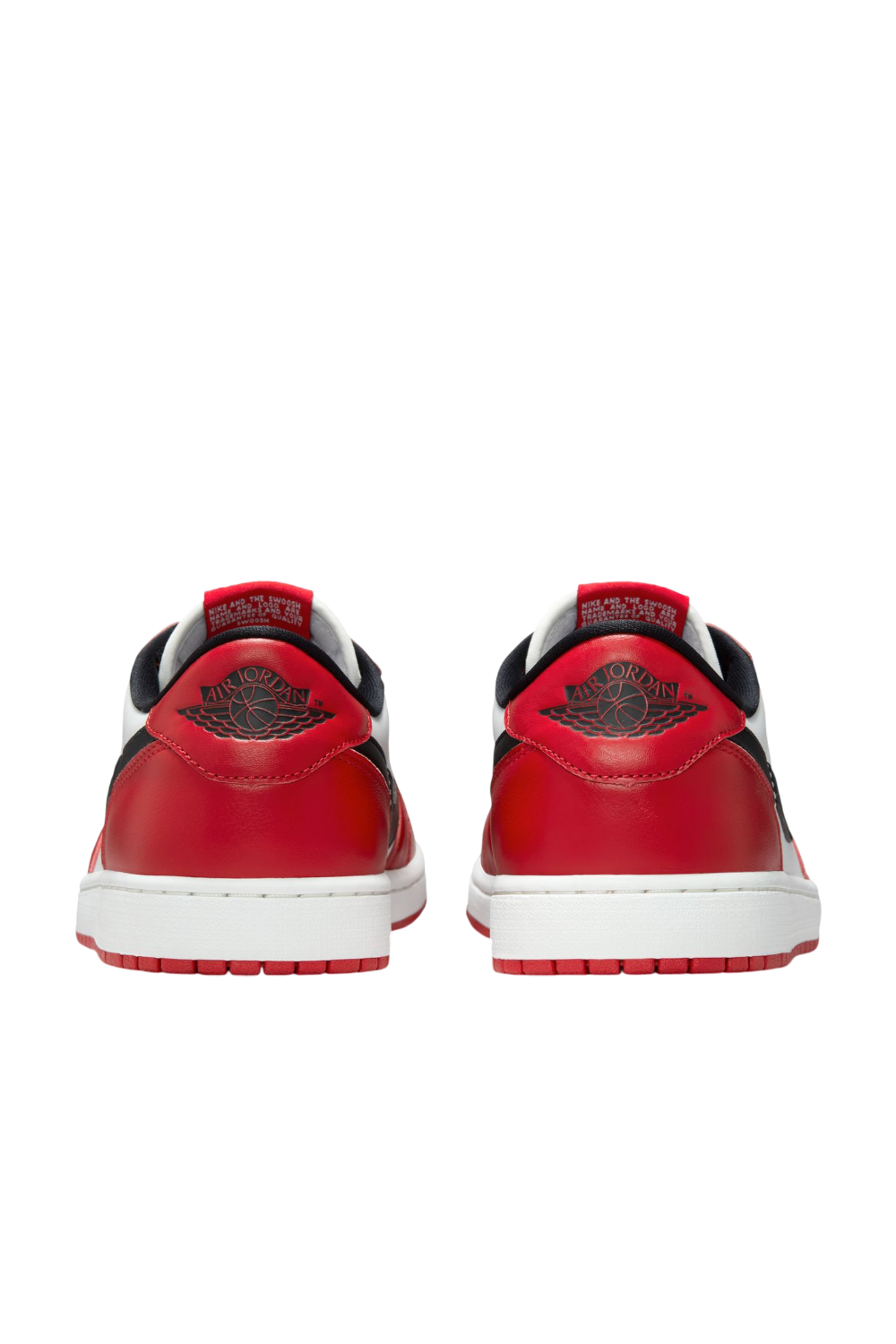 תמונת תקריב של נעלי סניקרס אייר ג'ורדן 1 רטרו