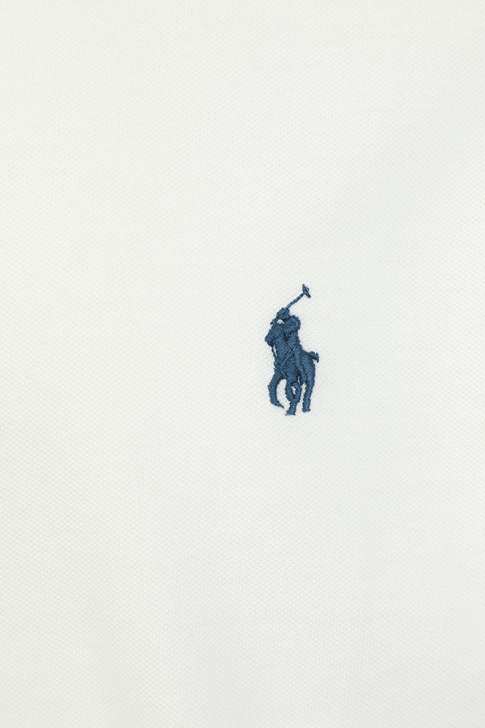 תמונה אחורית של Slim Fit Picue Shirt in White