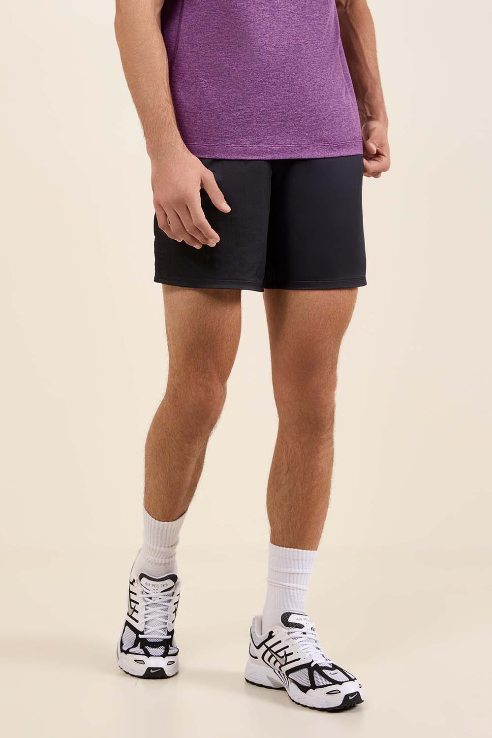 תמונת דוגמן קידמית של Stretch Satin Nylon Short 5