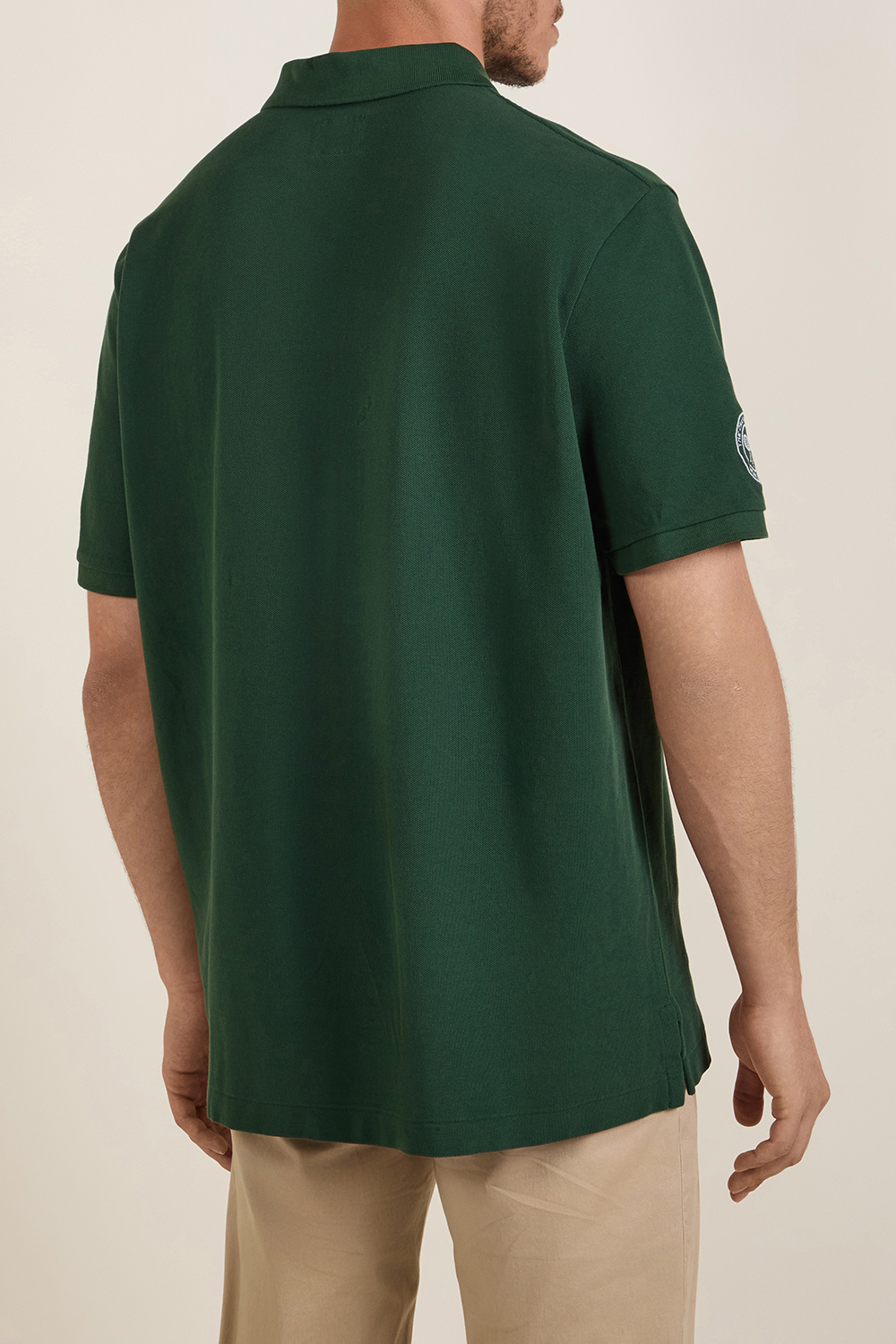 תמונת דוגמן אחורית של פולו רלף לורן X ווימבלדון חולצת פולו