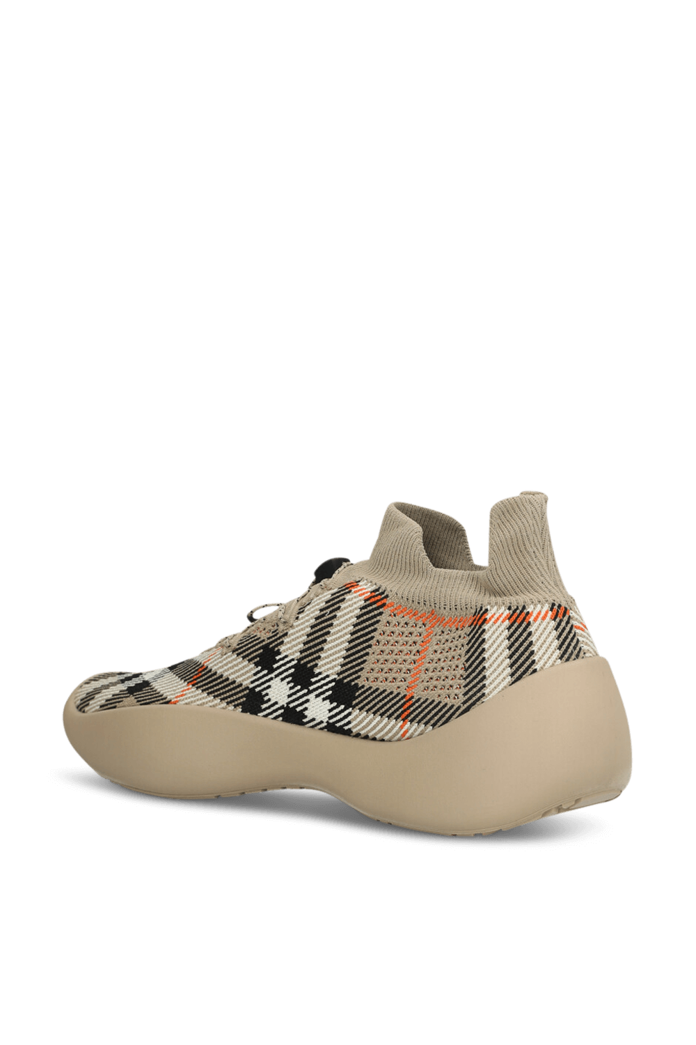 תמונה אחורית של נעלי סניקרס גרב