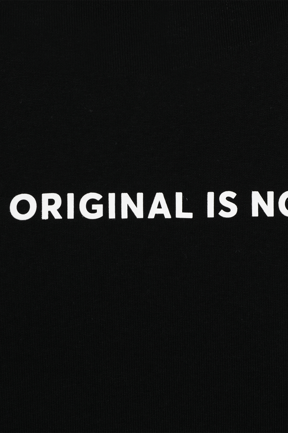 תמונה אחורית של חולצת טי עם הדפס פרידה קאלו