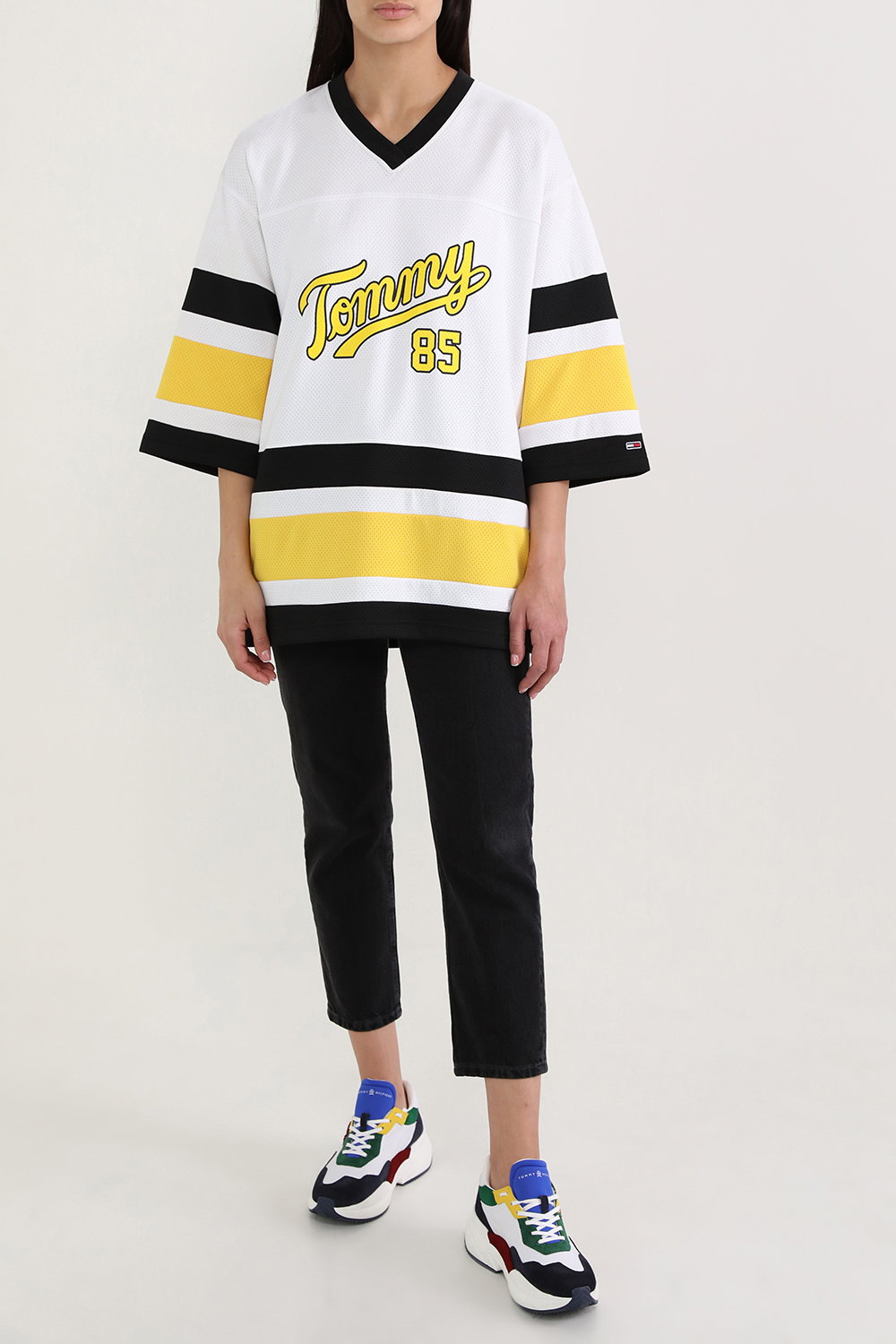 תמונת דוגמן קידמית של נעלי סניקרס קולור בלוק