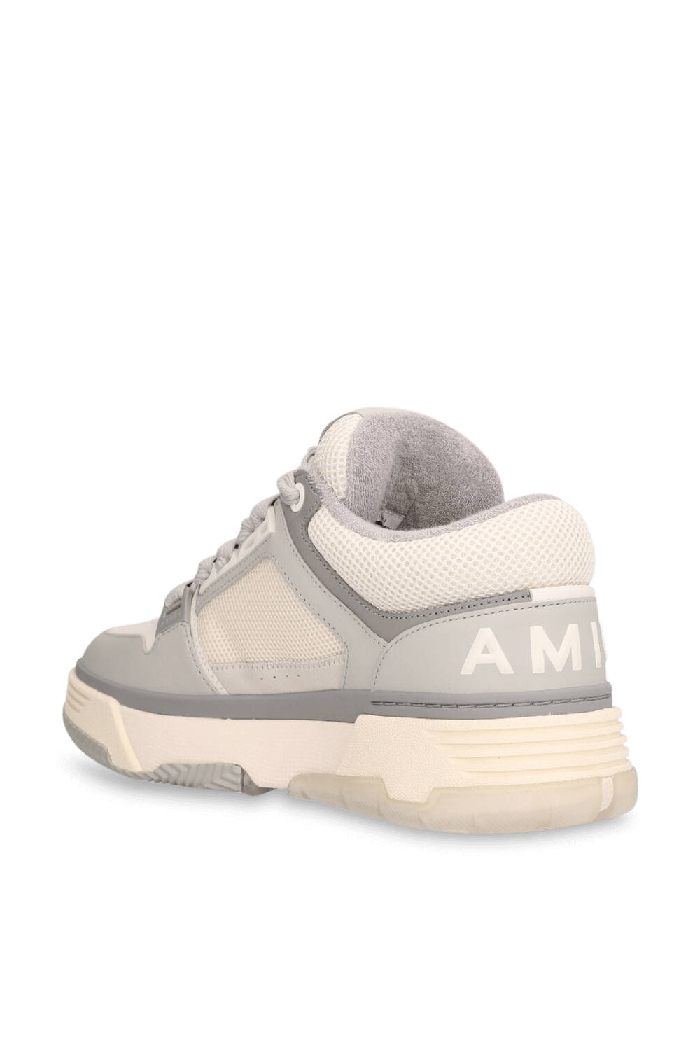 תמונה אחורית של נעלי סניקרס