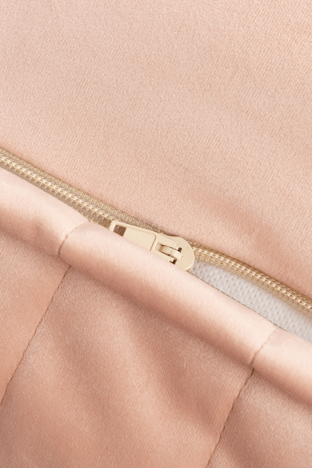 תמונת תקריב של כורסת פוף צ'לסי לילדים