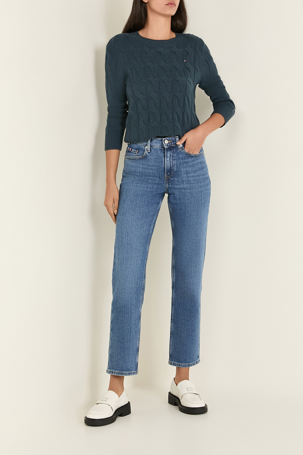 תמונת דוגמן קידמית של נעלי מוקסינים