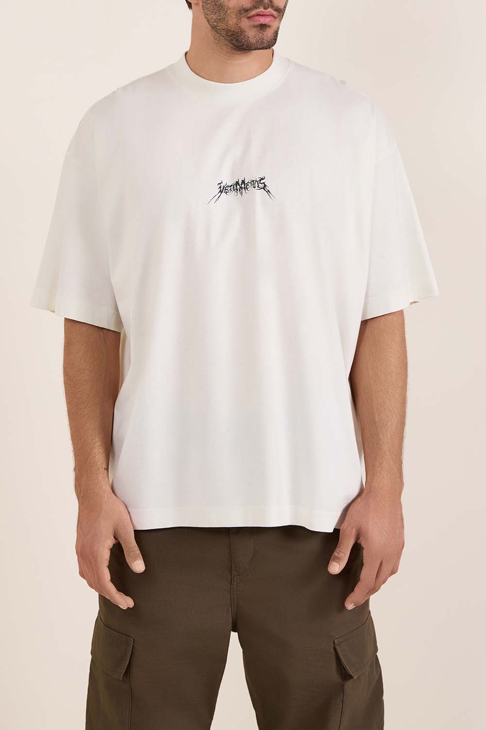 תמונת דוגמן קידמית של חולצת טי