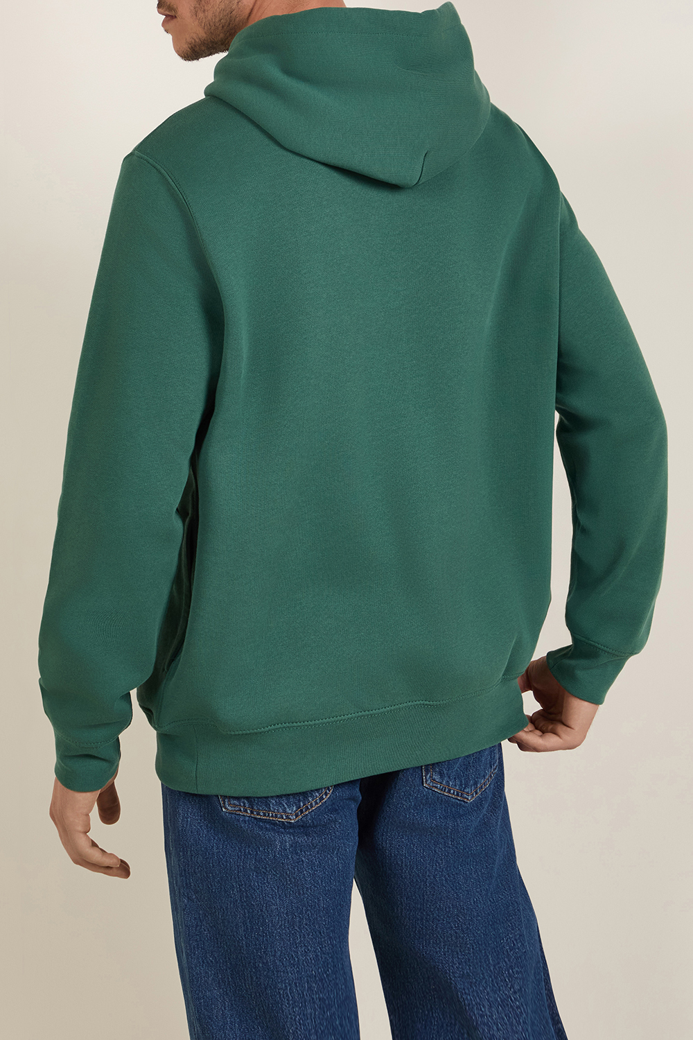 תמונת דוגמן אחורית של סווטשירט קפוצ'ון