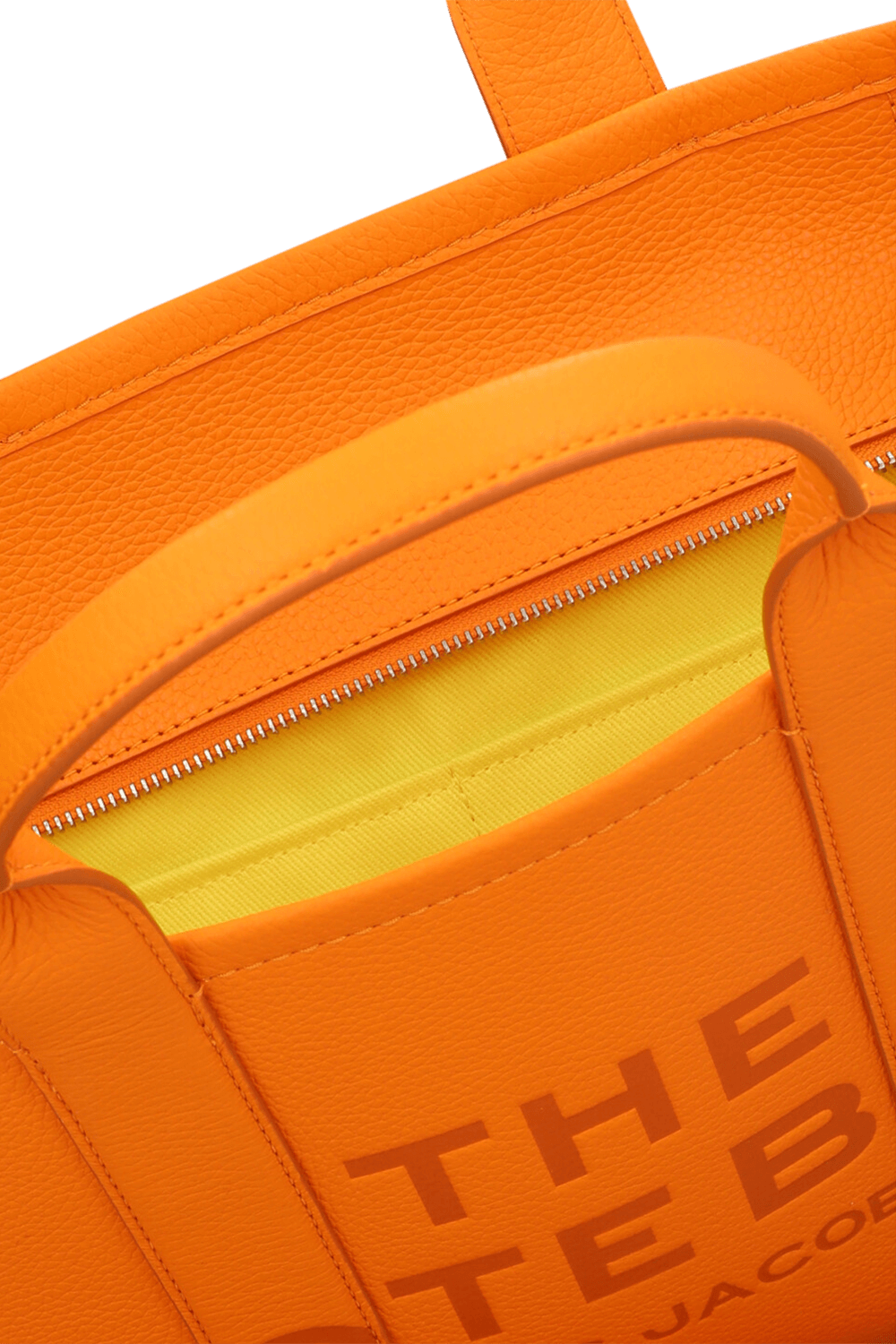 תמונת פנים של תיק טוט מדיום