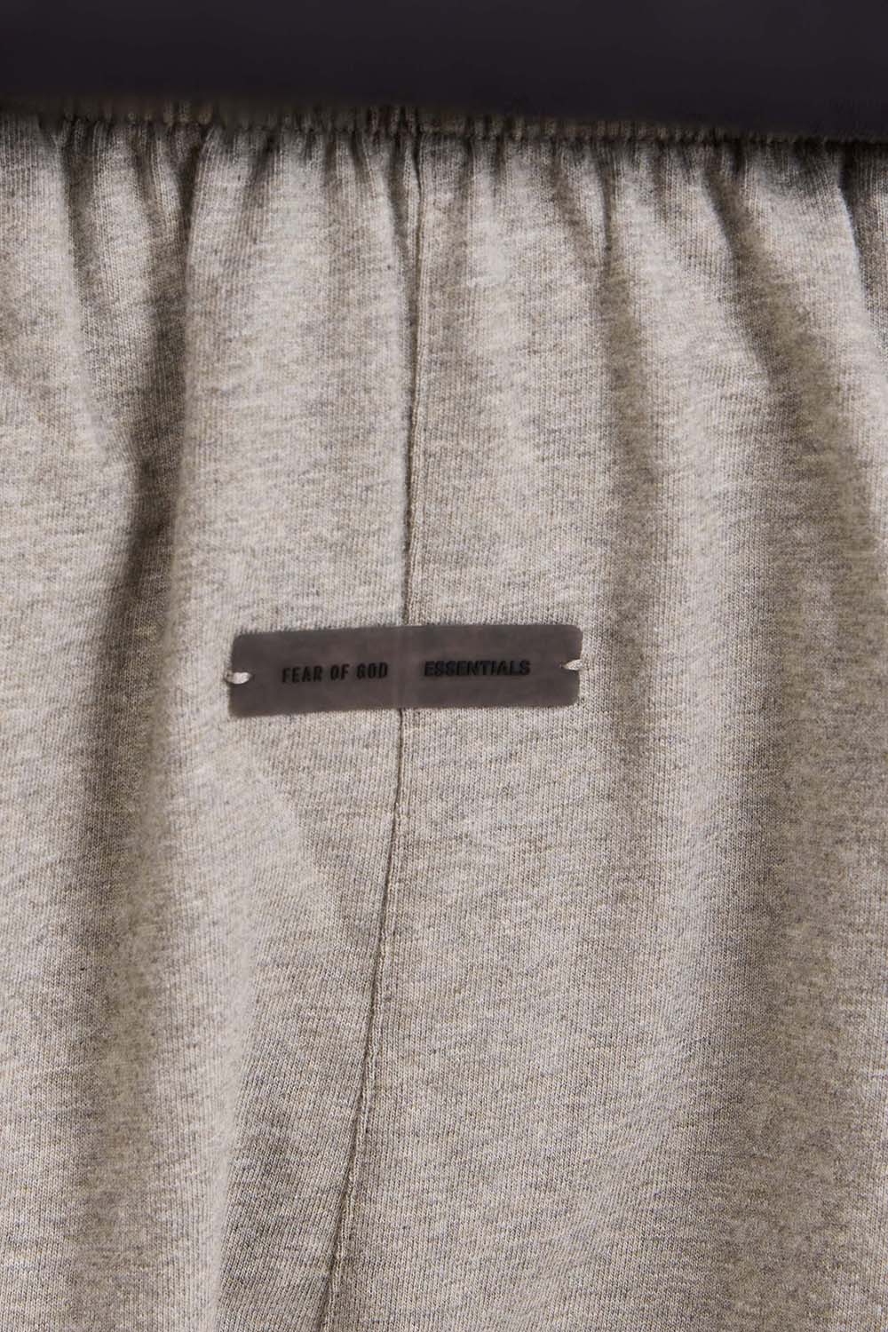 תמונת תקריב דוגמן של מכנסיים קצרים