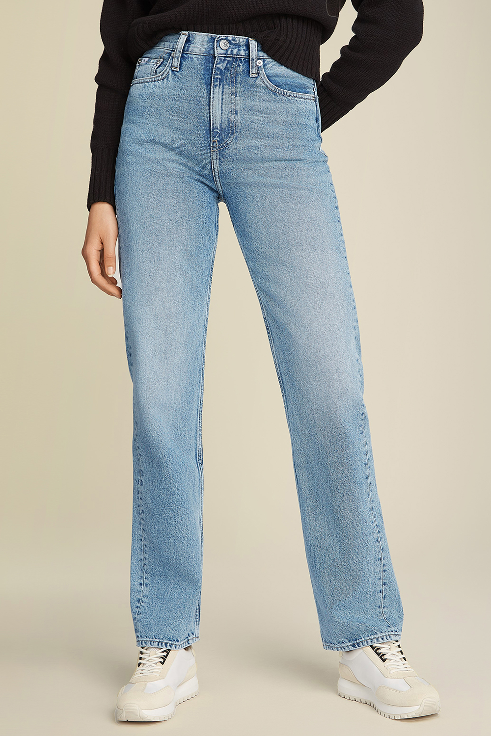 תמונת דוגמן קידמית של מכנסי ג'ינס בגזרה ישרה