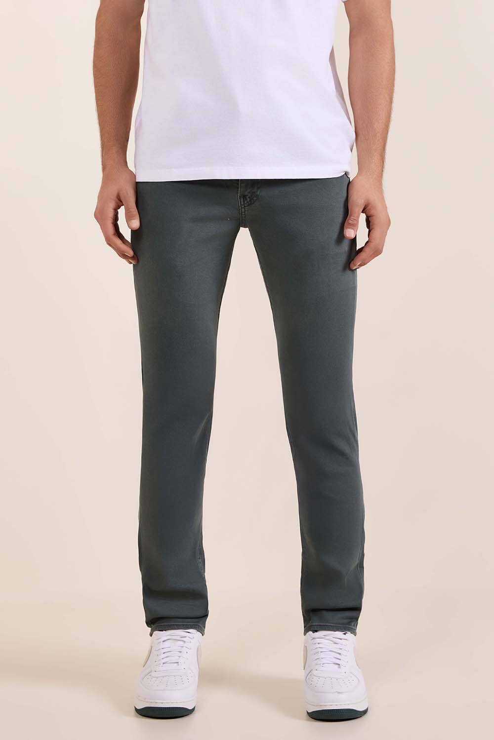 תמונת דוגמן קידמית של מכנסי ג'ינס סלים פיט 511