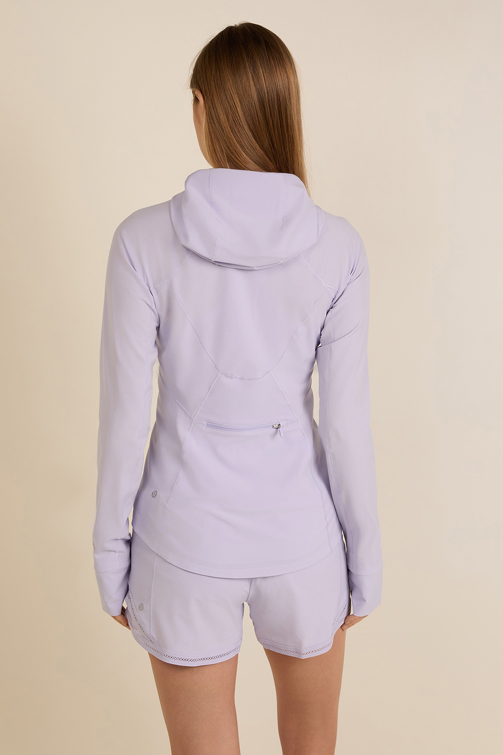 תמונת דוגמן אחורית של Mist Over Windbreaker