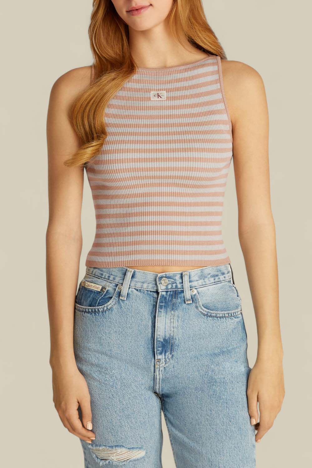 תמונת דוגמן קידמית של גופיית סריג