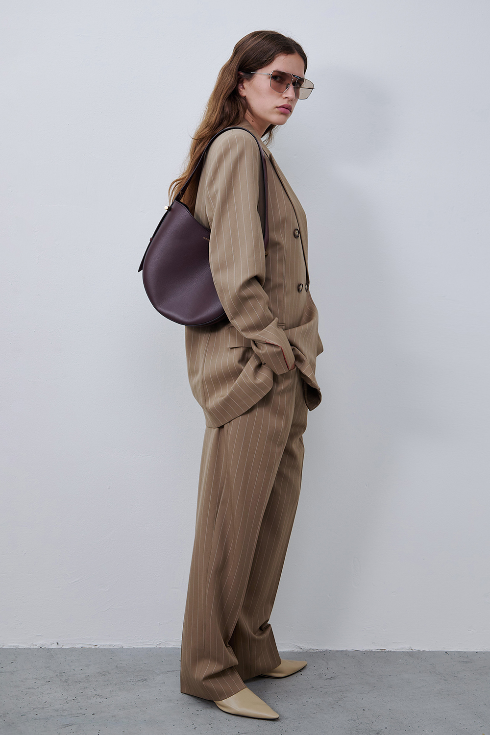 תמונת דוגמן קידמית של תיק כתף