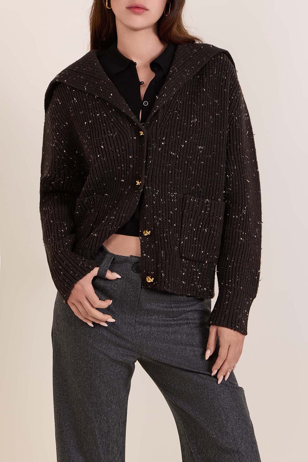 תמונת דוגמן קידמית של קרדיגן צמר