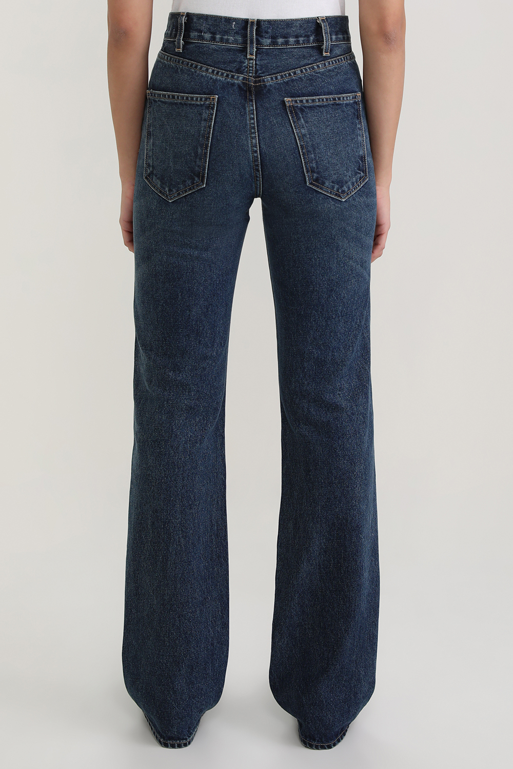 תמונת דוגמן אחורית של מכנסי ג'ינס ג'ואן