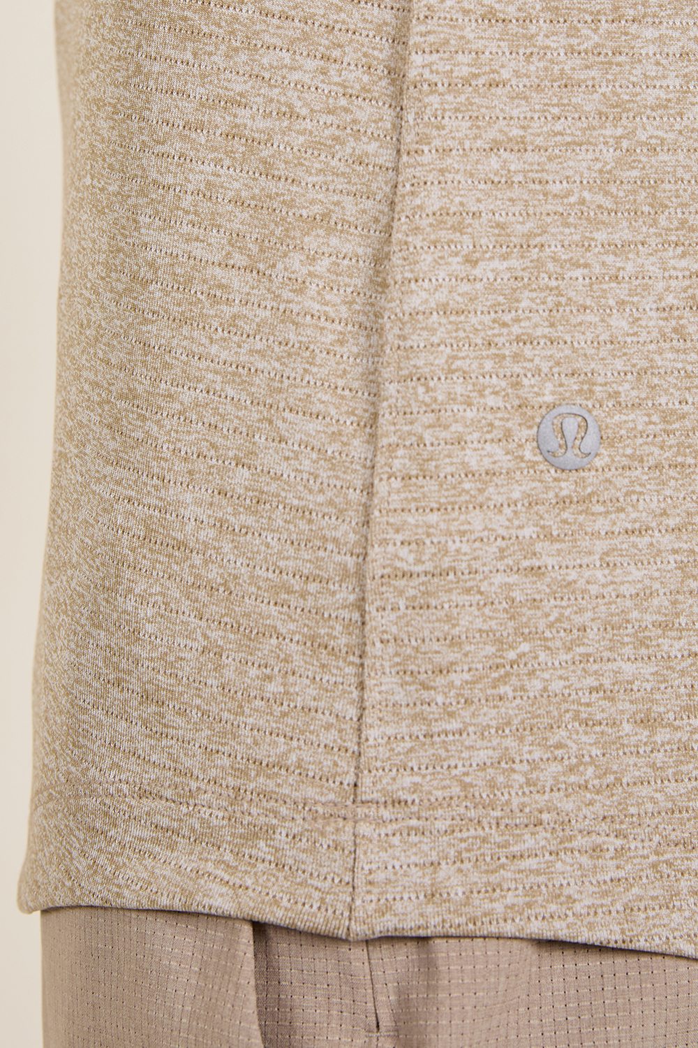 תמונת תקריב דוגמן של License to Train Tank Top