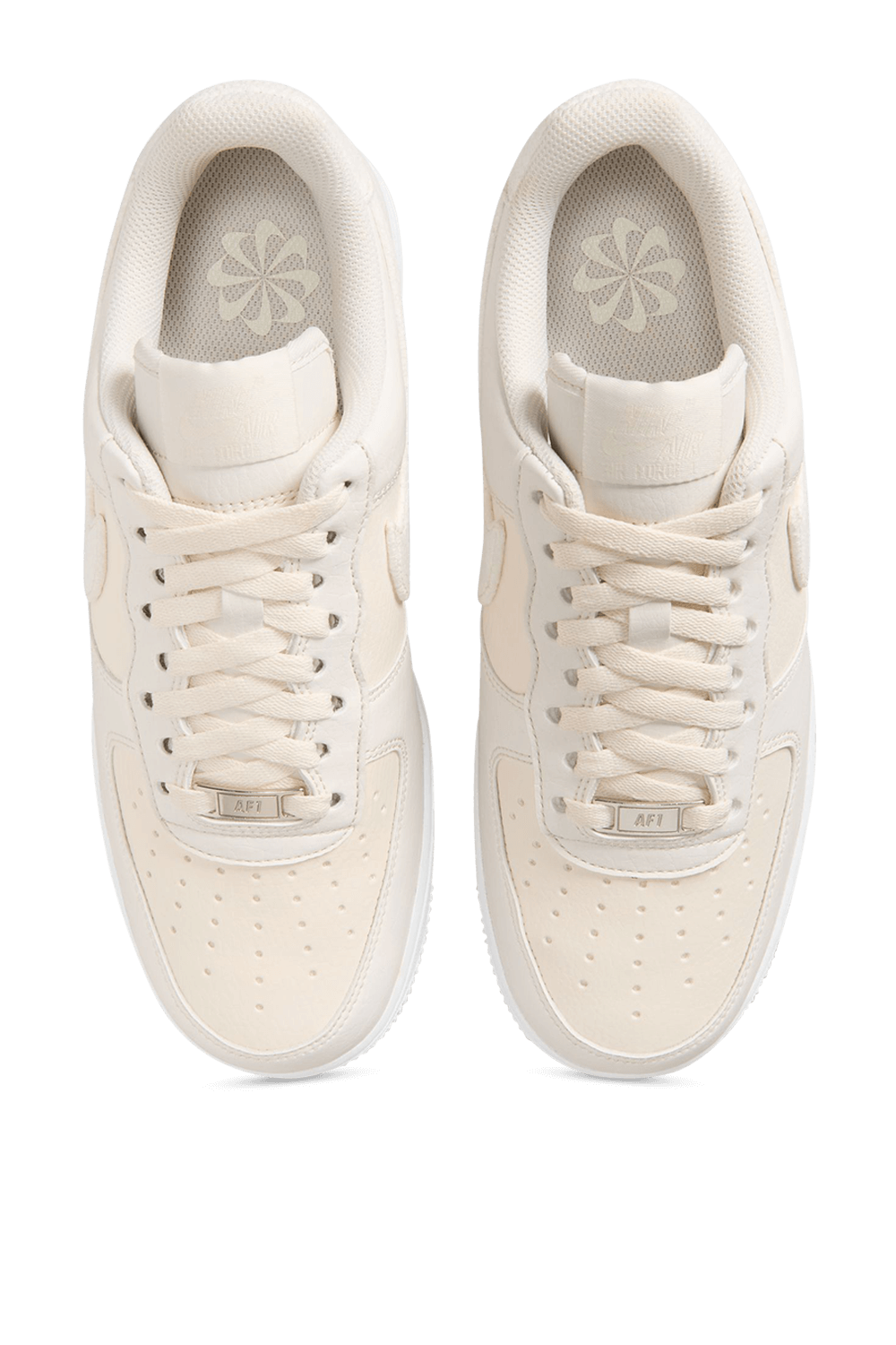 תמונת פנים של נעלי סניקרס אייר פורס 1 נקסט נייטשר