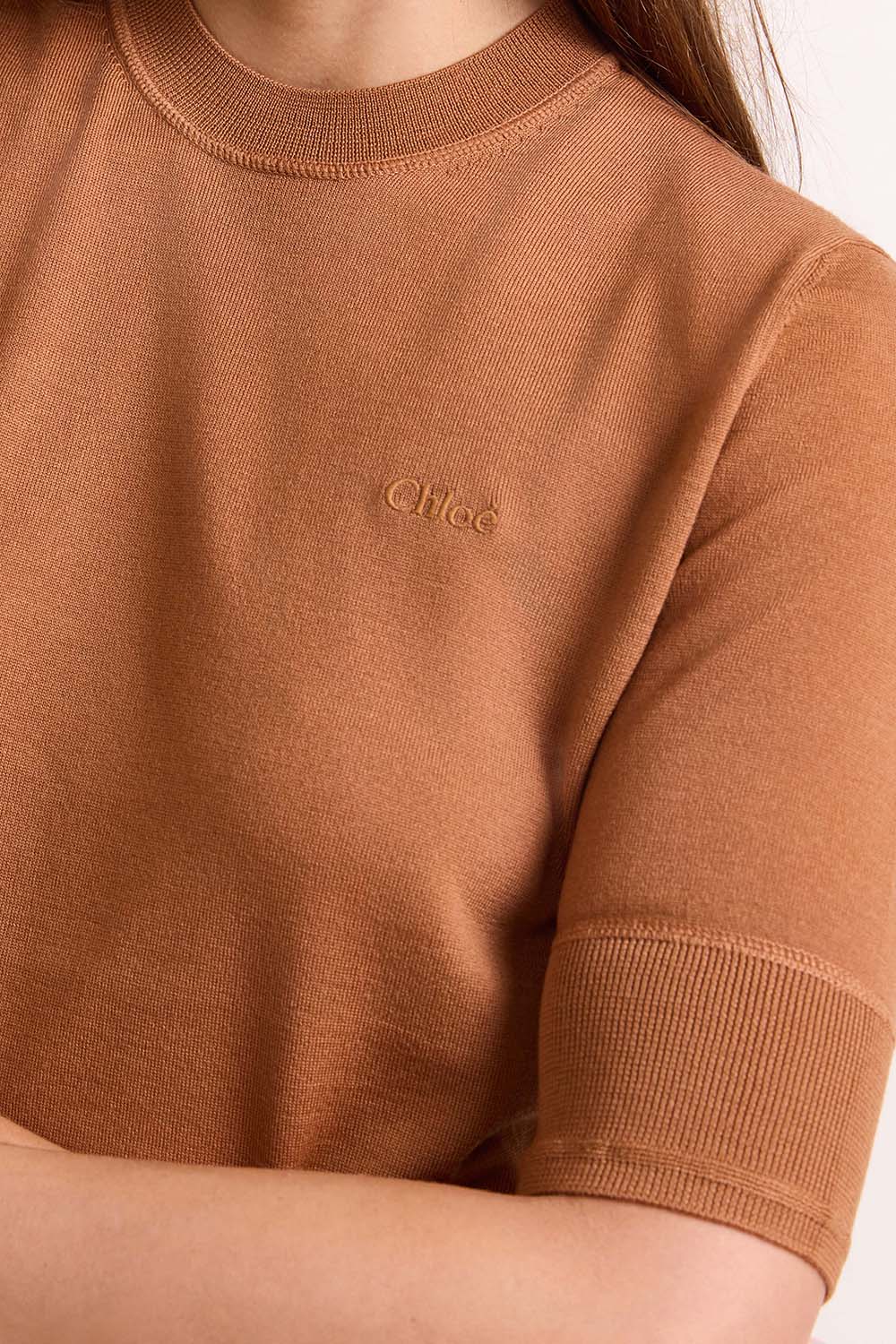 תמונת תקריב דוגמן של סוודר צמר