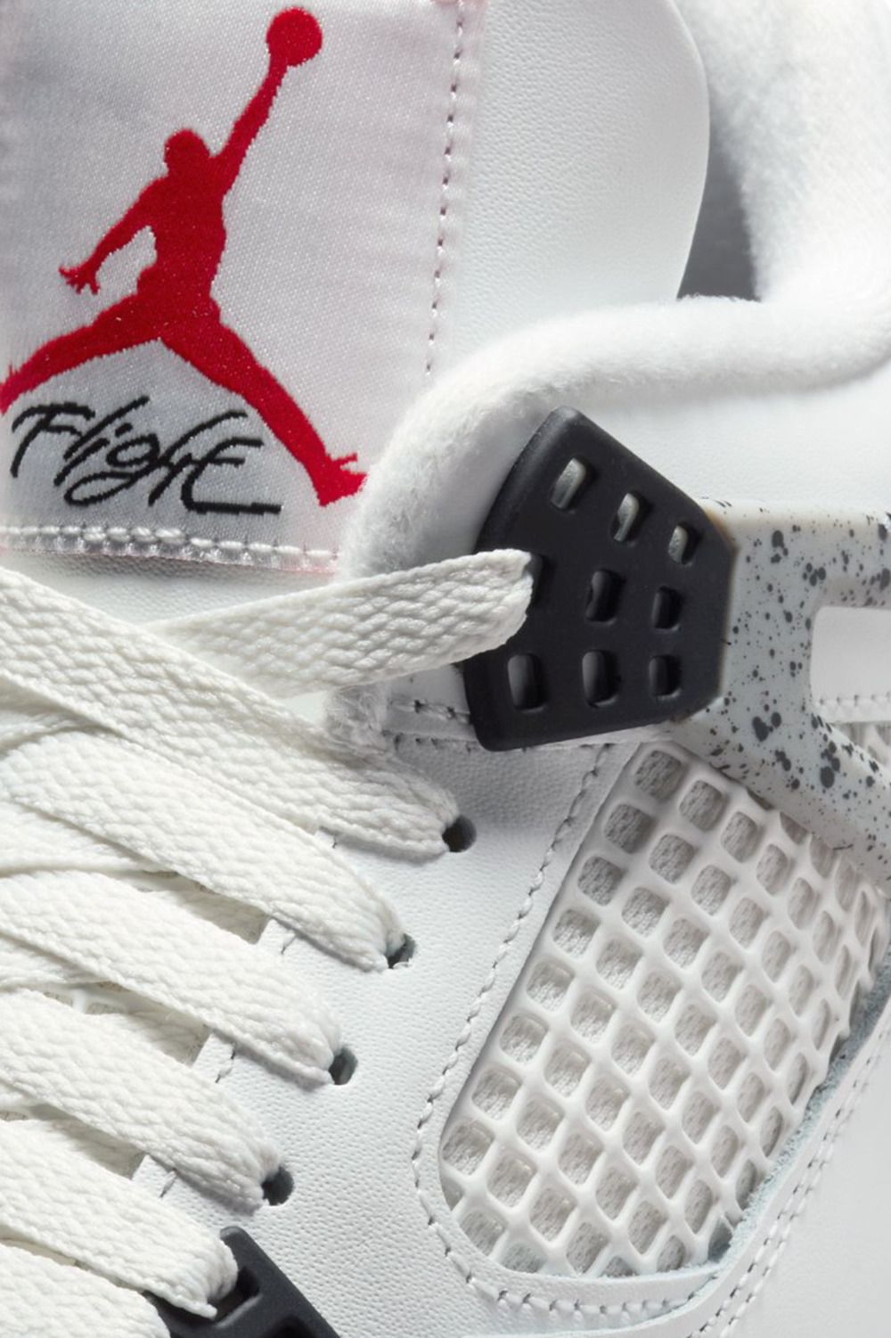 תמונת פנים של נעלי סניקרס ג'ורדן 4 רטרו