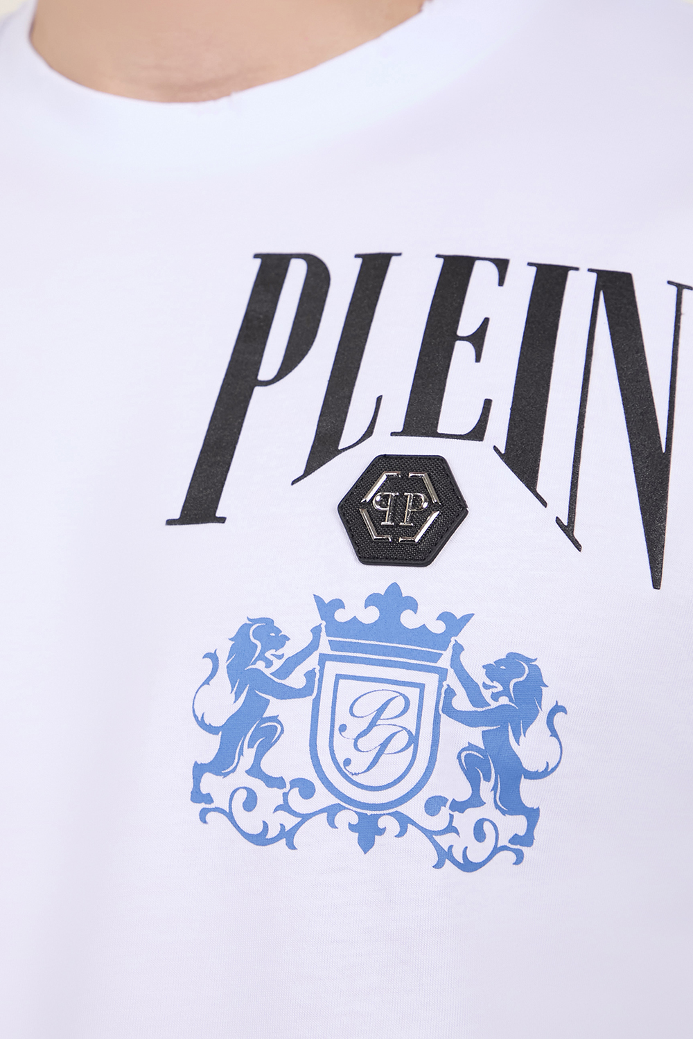 תמונת תקריב דוגמן של חולצת טי