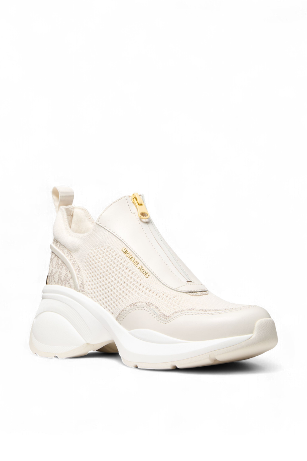 תמונת פנים של נעלי סניקרס זומה