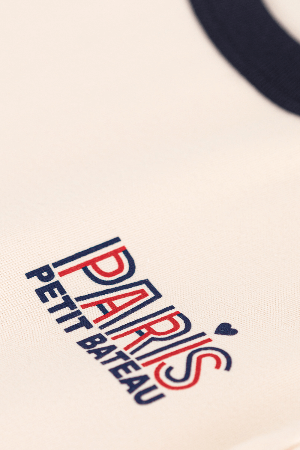 תמונה אחורית של חולצת טי פריז - גילאי 3-5 שנים