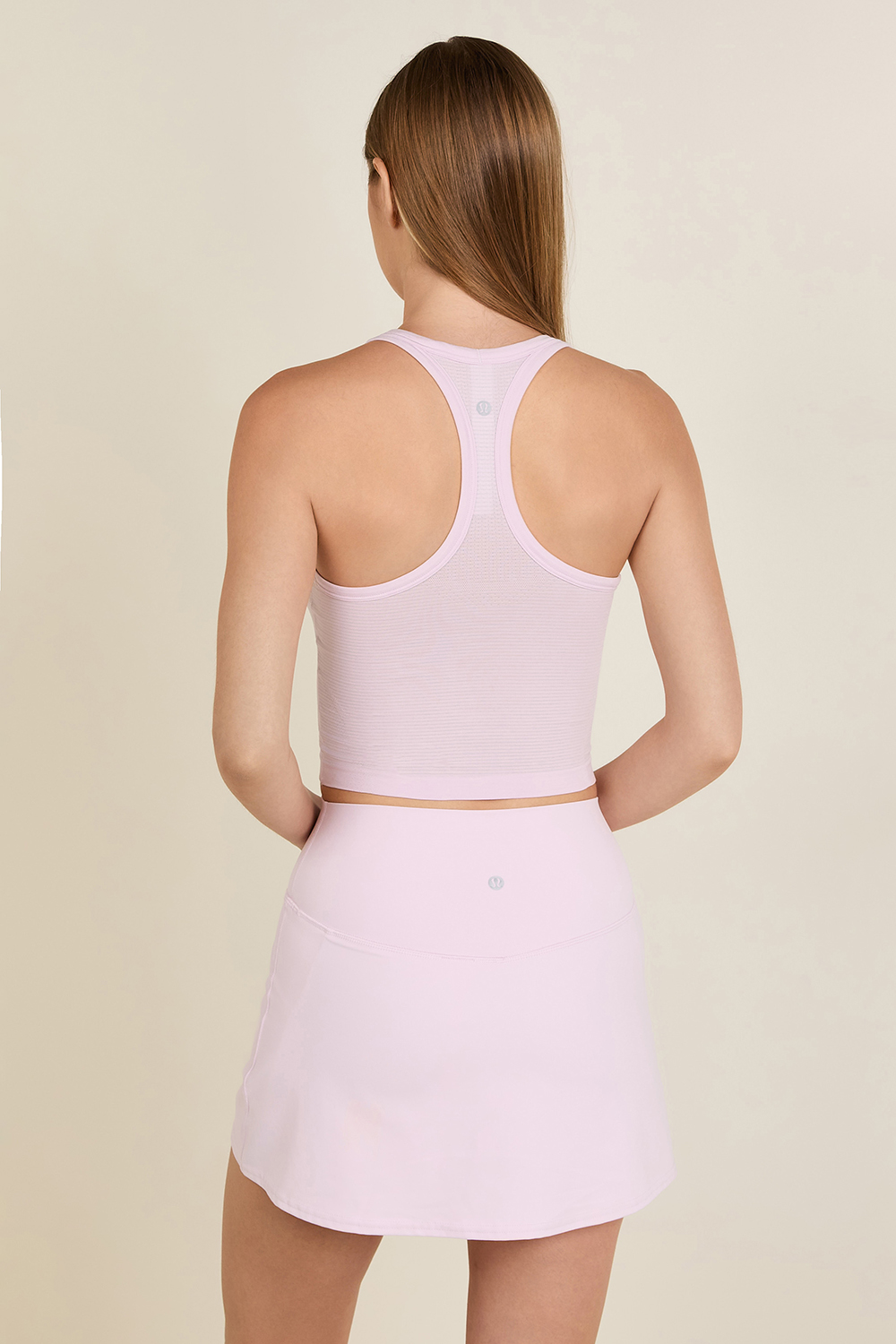 תמונת דוגמן אחורית של Swiftly Tech Cropped Racerback Tank Top 2.0