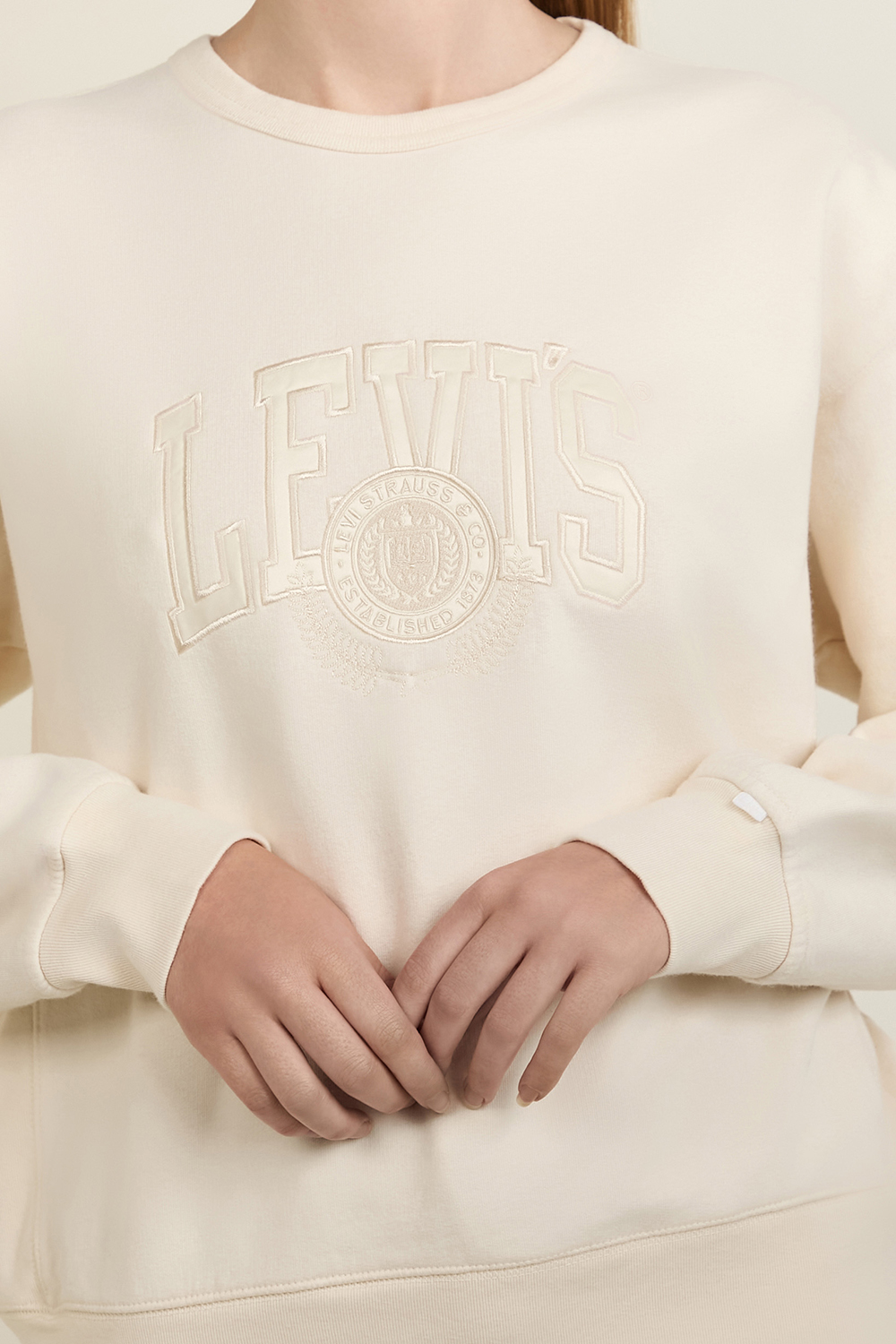 תמונת תקריב דוגמן של סווטשירט