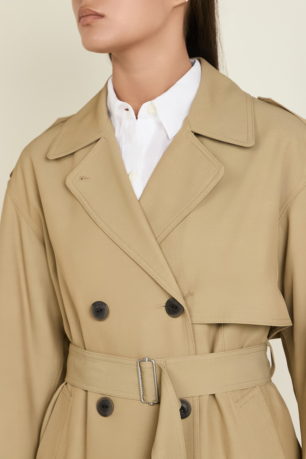 תמונת תקריב דוגמן של טרנץ' קצר