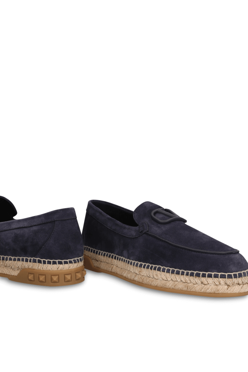 תמונת תקריב של נעלי אספדריל