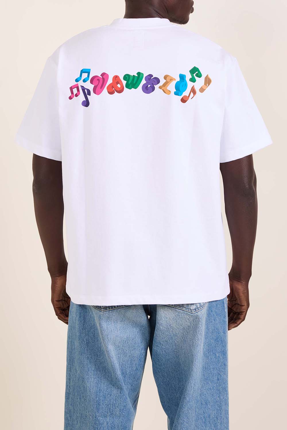 תמונת תקריב דוגמן של חולצת טי