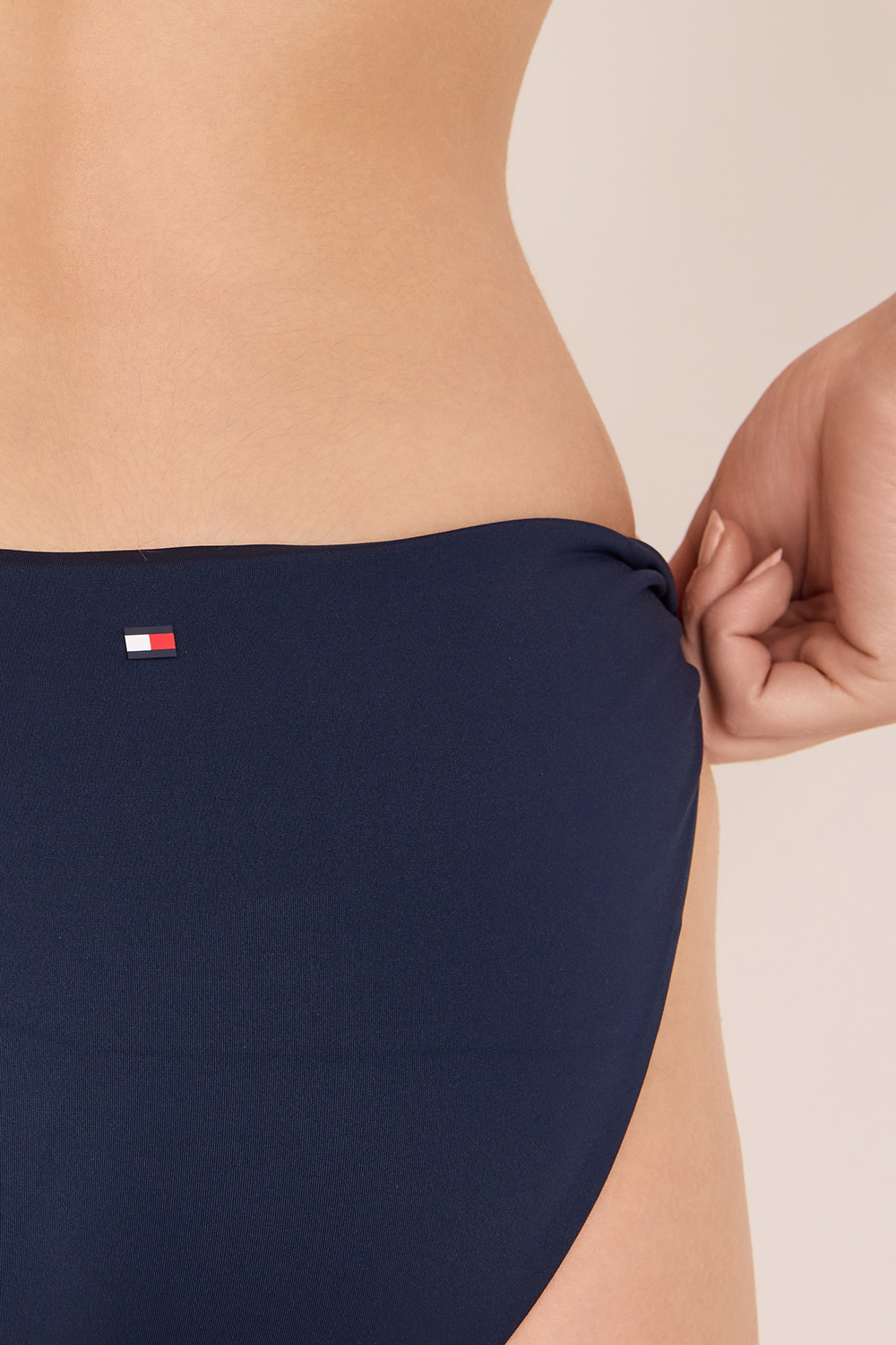 תמונת תקריב דוגמן של תחתוני ביקיני