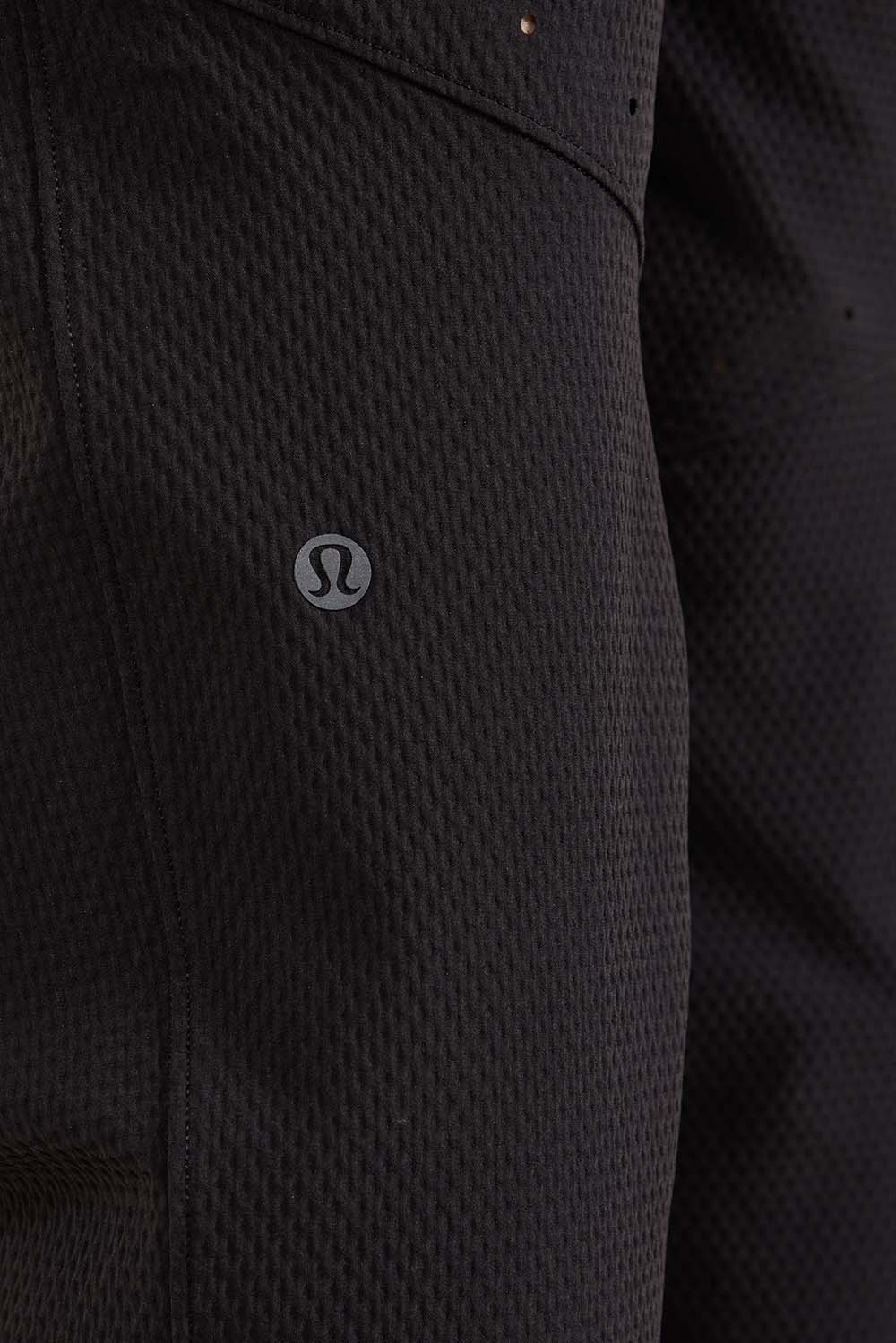 תמונת תקריב דוגמן של License To Train Textured Jogger*Regular