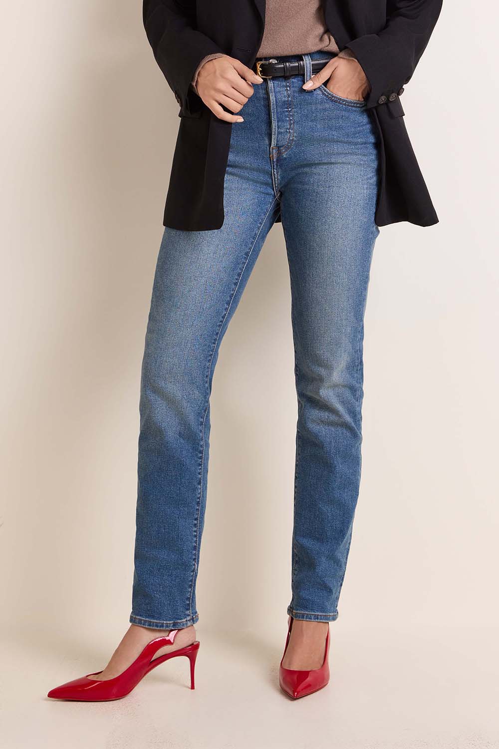 תמונת דוגמן קידמית של מכנסי ג'ינס וודג'י בגזרה ישרה